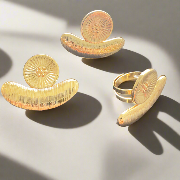 Eban Crescent Ring – Akan-Inspired Adjustable Gold-Plated Statement Ring with Sun Disc and Crescent Design