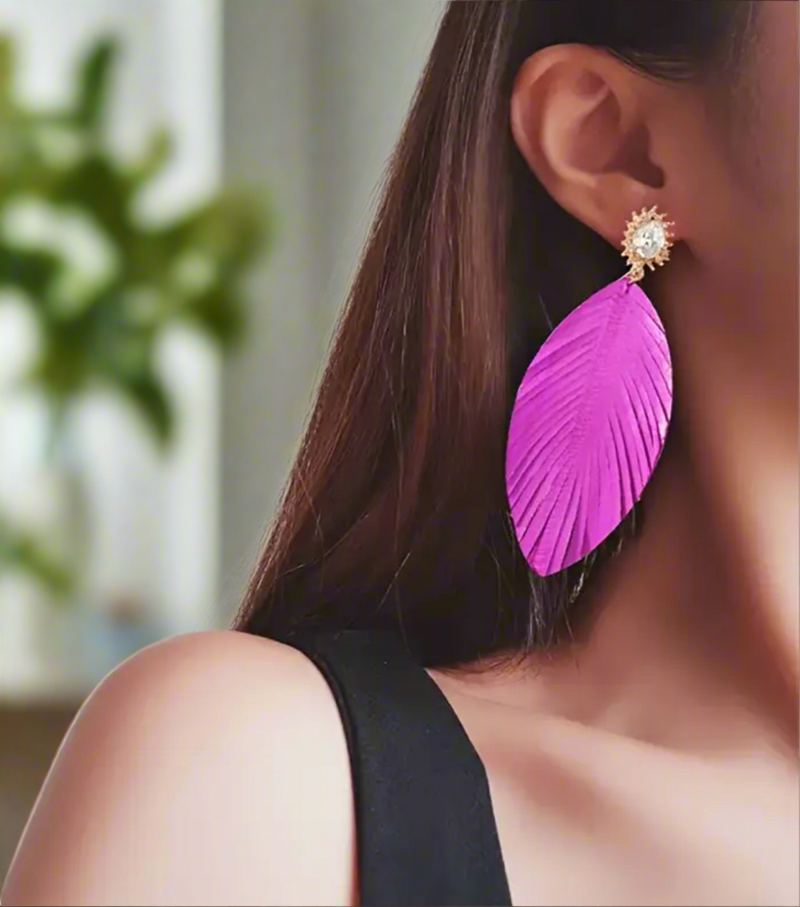 Aura - Desiree W.A.R Store