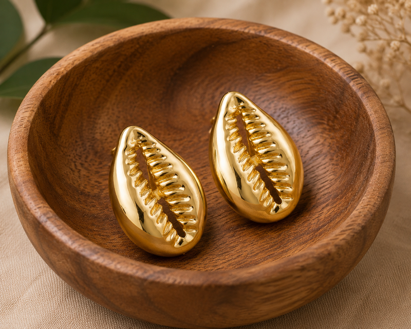 Makeda Shell Gold Earrings