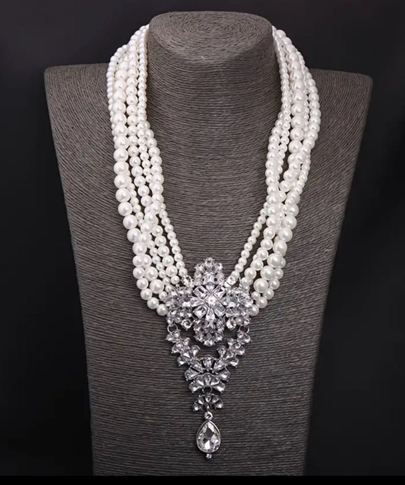 Chandeliere Lux Necklace - Desiree W.A.R Store